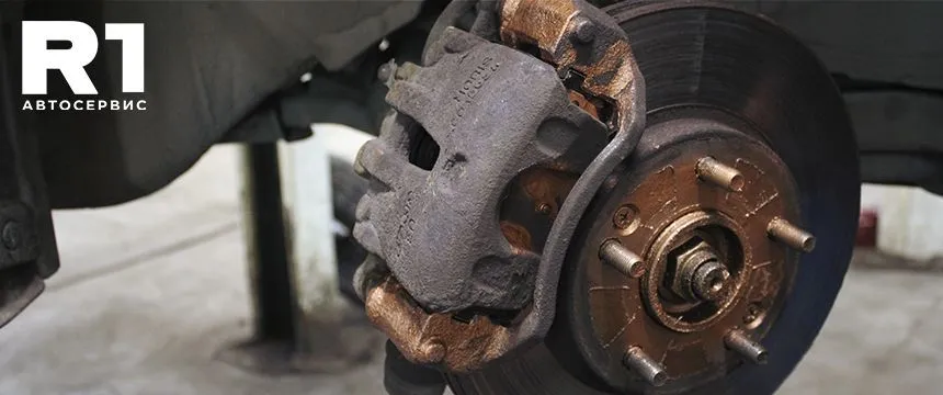 Замена задних тормозных колодок КИА Рио 3