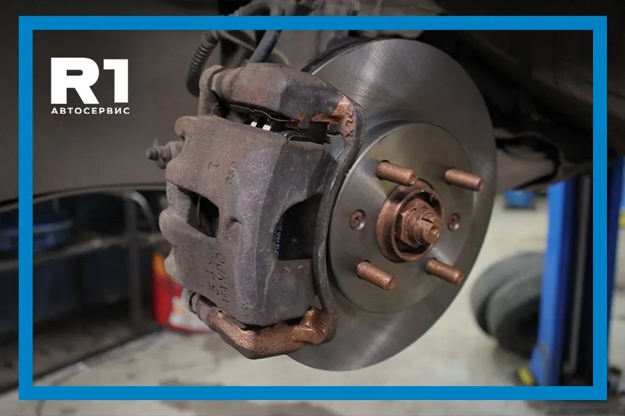 Замена тормозных дисков и колодок