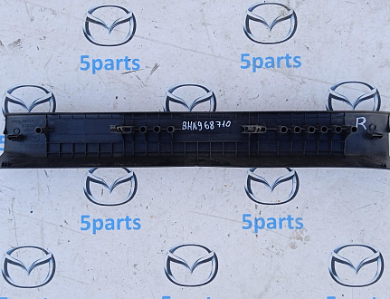 Накладка порога передняя правая M3 (BM, BN) 2013-2019