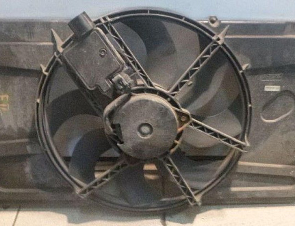Диффузор радиатора M3 (BK) 1,6 2003-2009