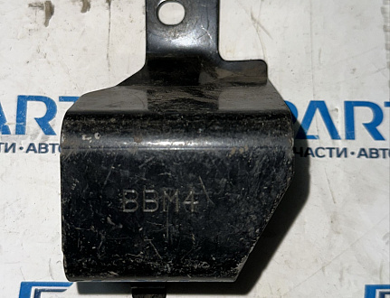 Кожух кронштейна замка капота M3 (BL) 2009-2013